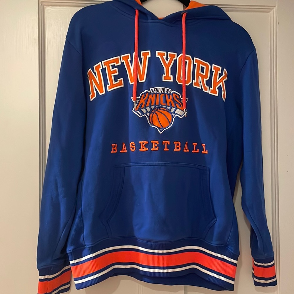 New York Knicks Sweatshirt Hoodie Embroidered Small
